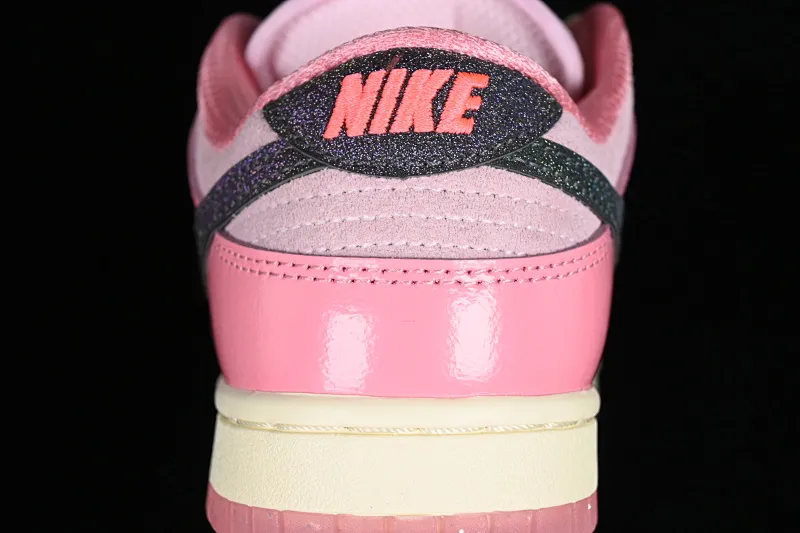 All categories Nk SB Dunk series Nk SB Dunk Low low-top sneakers C version Nk Dunk Low "Barbie" Barbie SB low-top sports and leisure sneakers FN8927-621